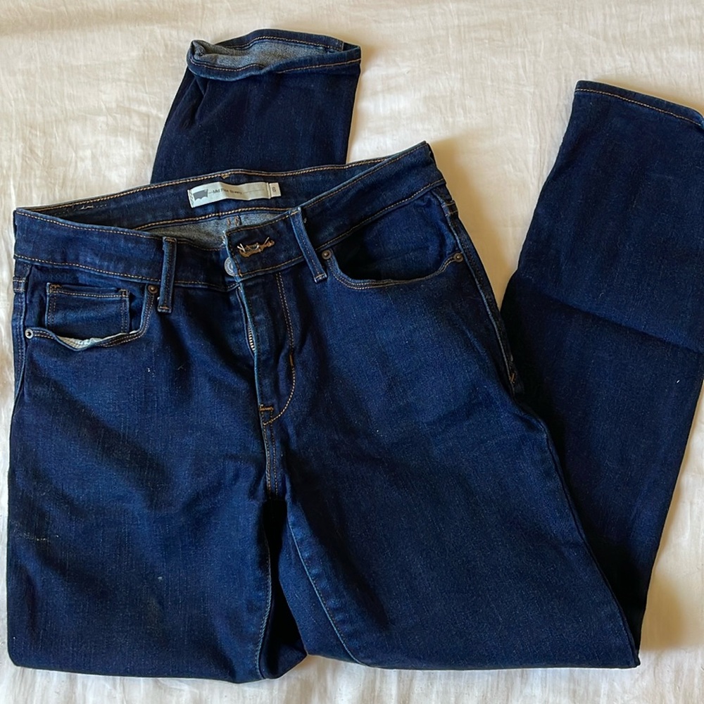 Levi’s mid rise skinny 6